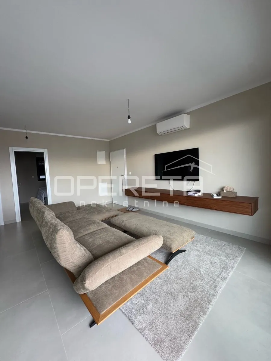 penthouse u okrugu gornjem s krovnom terasom i pogledom na more - slika 6