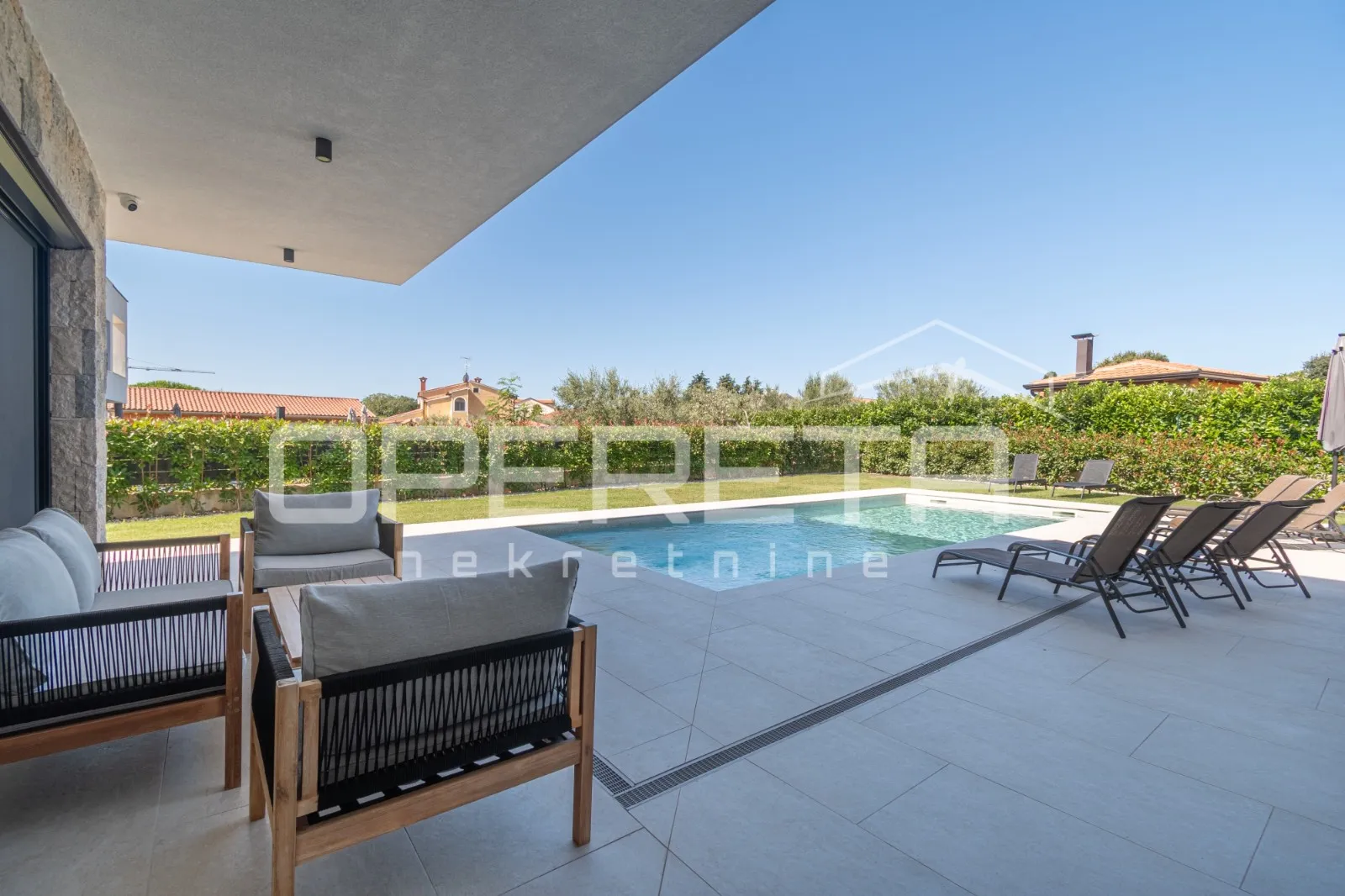 istra, poreč - elegantna i potpuno opremljena vila na periferiji poreča - slika 33