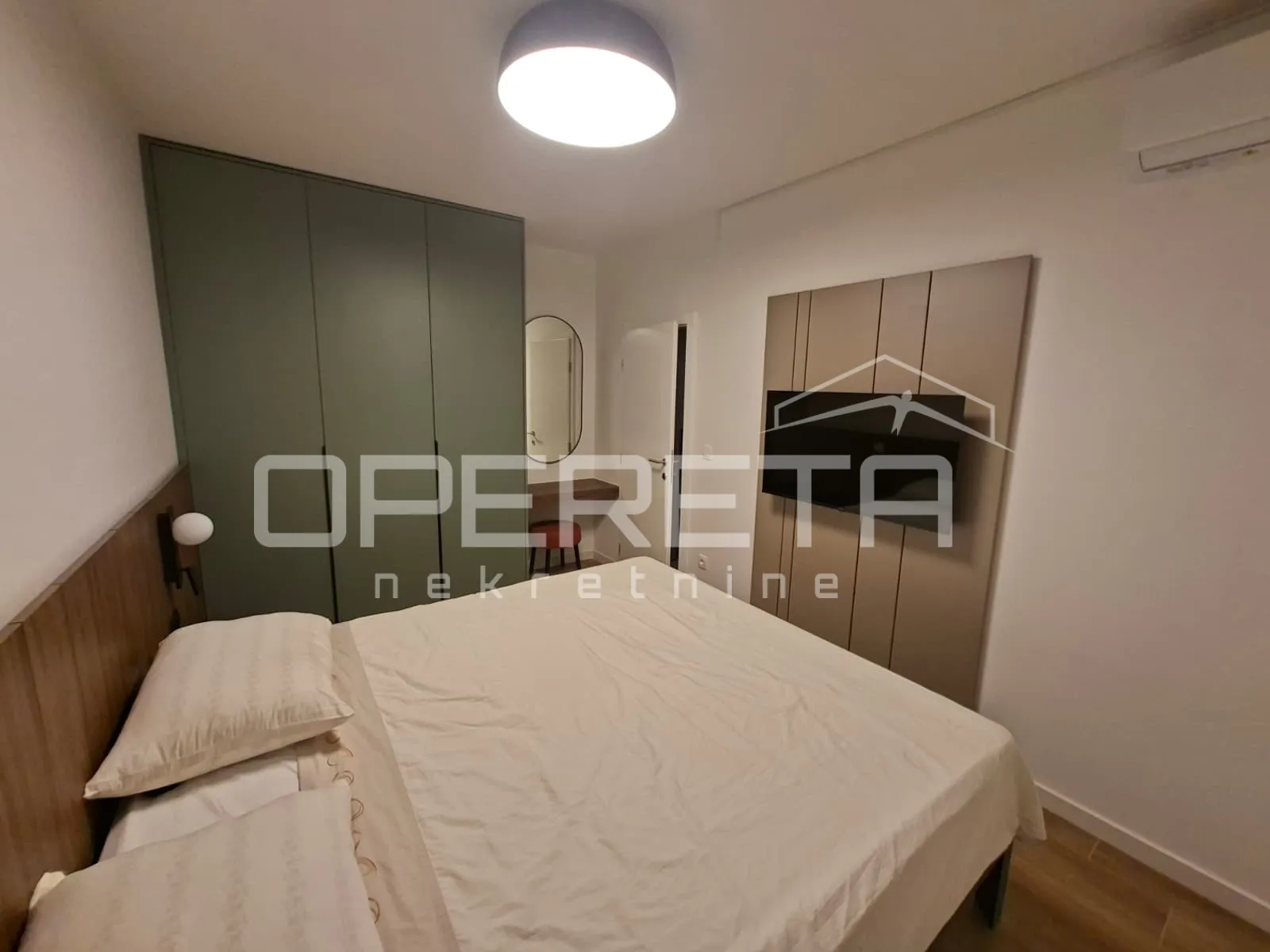 dvosobni stan 60 m2 sa velikom terasom , najam - slika 7