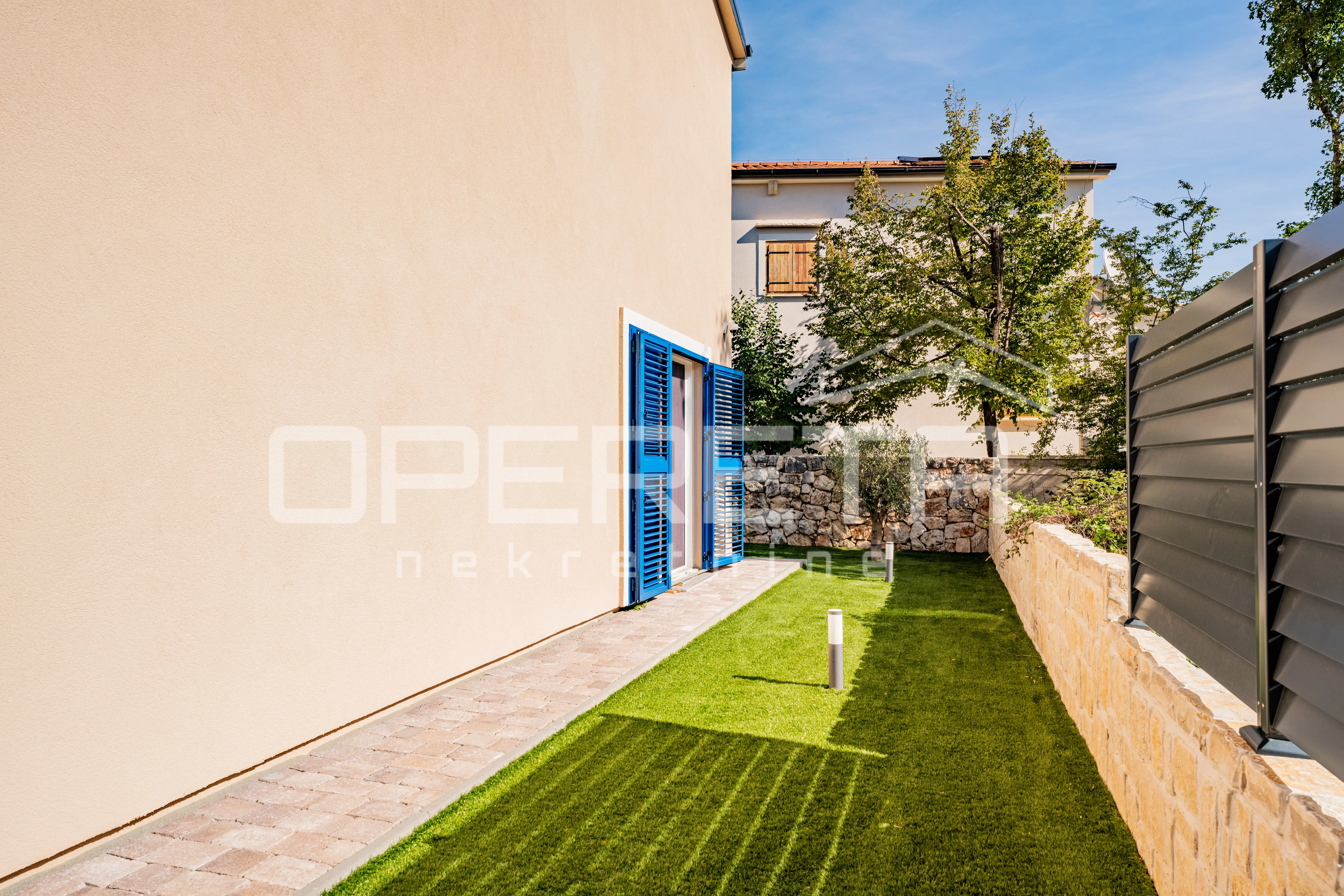prostrana moderna vila s bazenom – otok krk, mir i udobnost na 931 m² zemljišta - slika 23