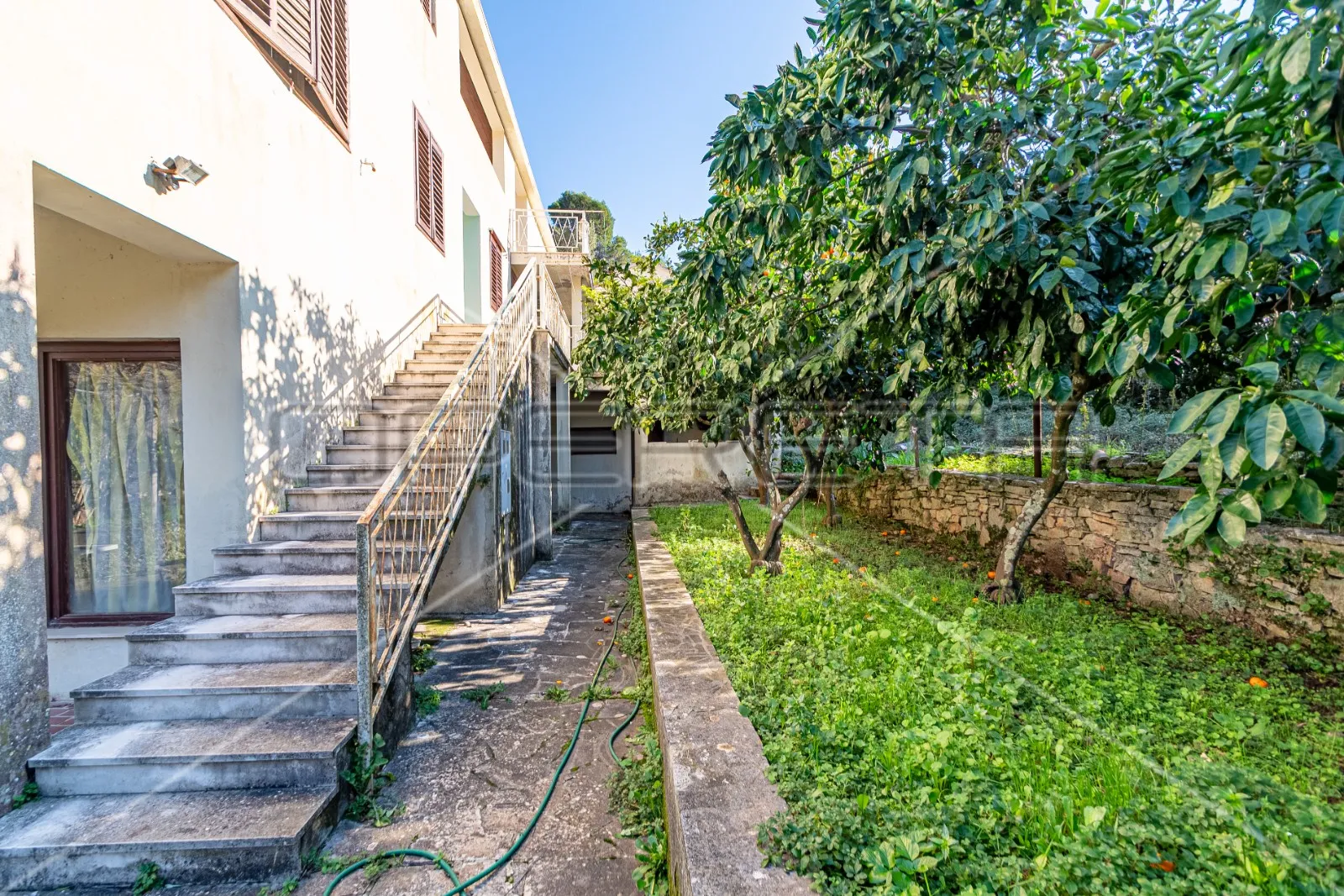 investicija, kuća sa poslovnim prostorom, žrnovska banja, otok korčula - slika 10