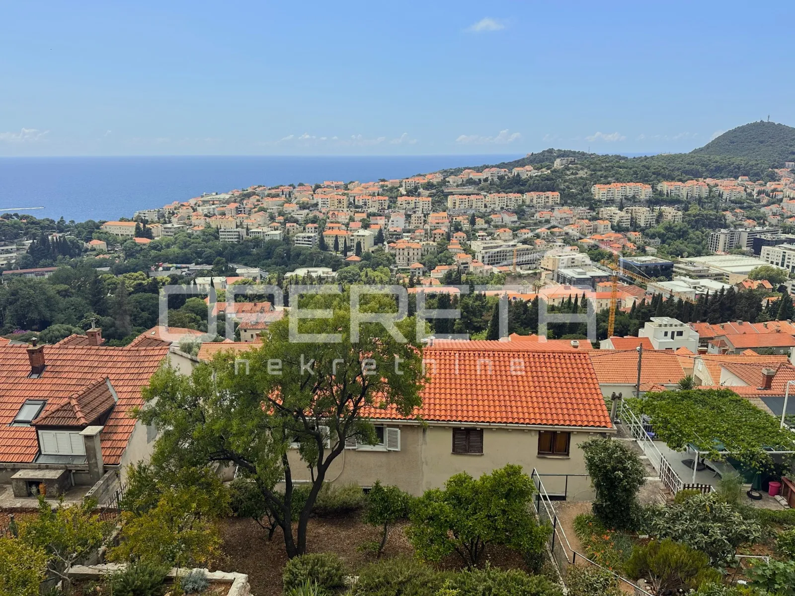 dva odvojena stana s vrtom, pogledom na more i parkinzima, dubrovnik - slika 14