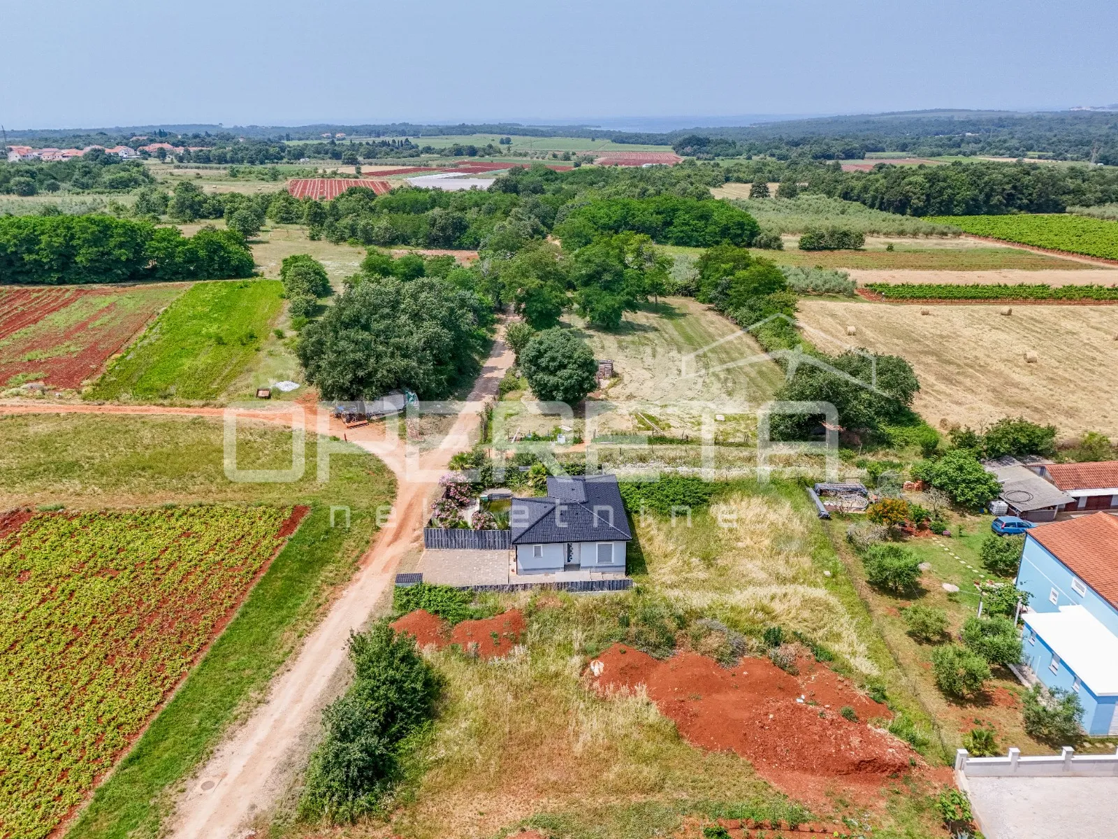 istra, poreč okolica-građevinsko zemljište s dozvolom za dvojnu kuću - slika 3