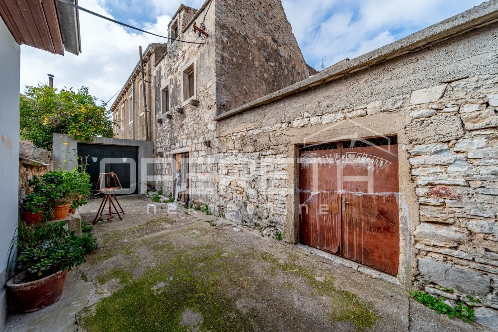 idealna prilika: kamene kuće za renovaciju s velikim vrtom i pogledom - slika 2