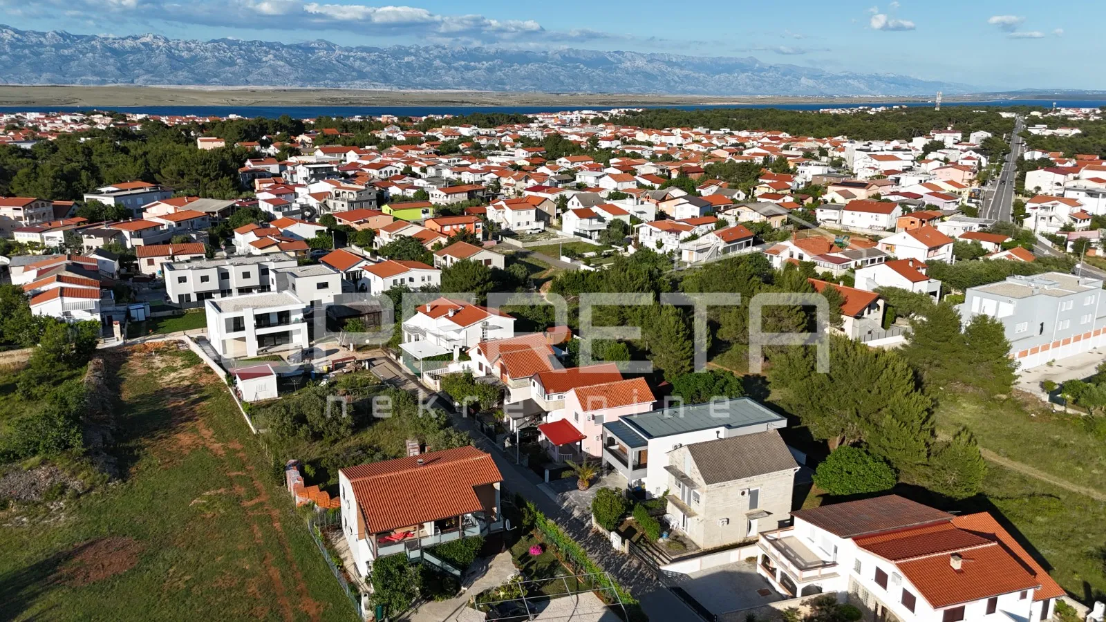 vir – samostojeća kuća s četiri moderno uređena apartmana, 170 m² - slika 33