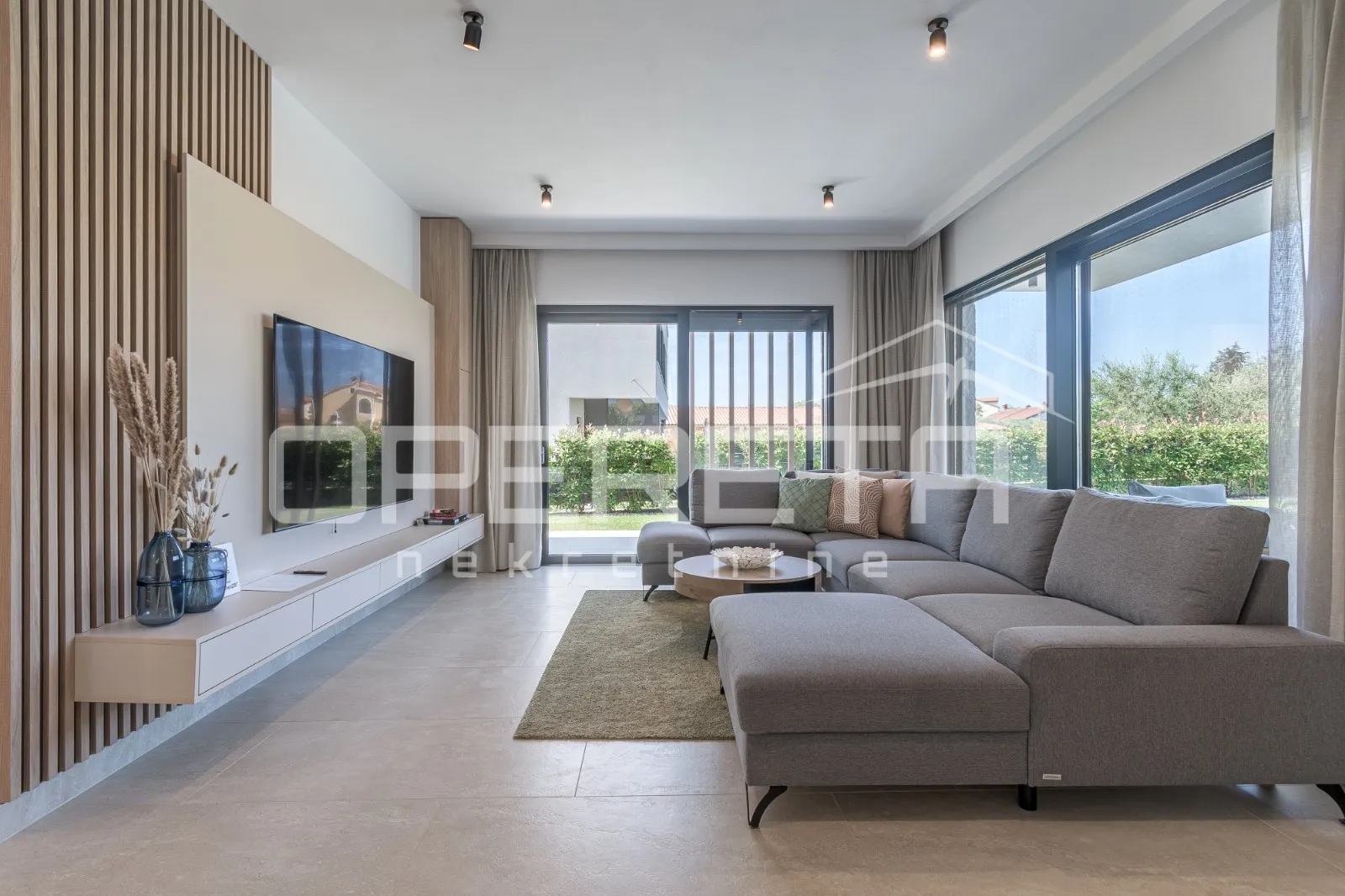 istra, poreč - elegantna i potpuno opremljena vila na periferiji poreča - slika 12