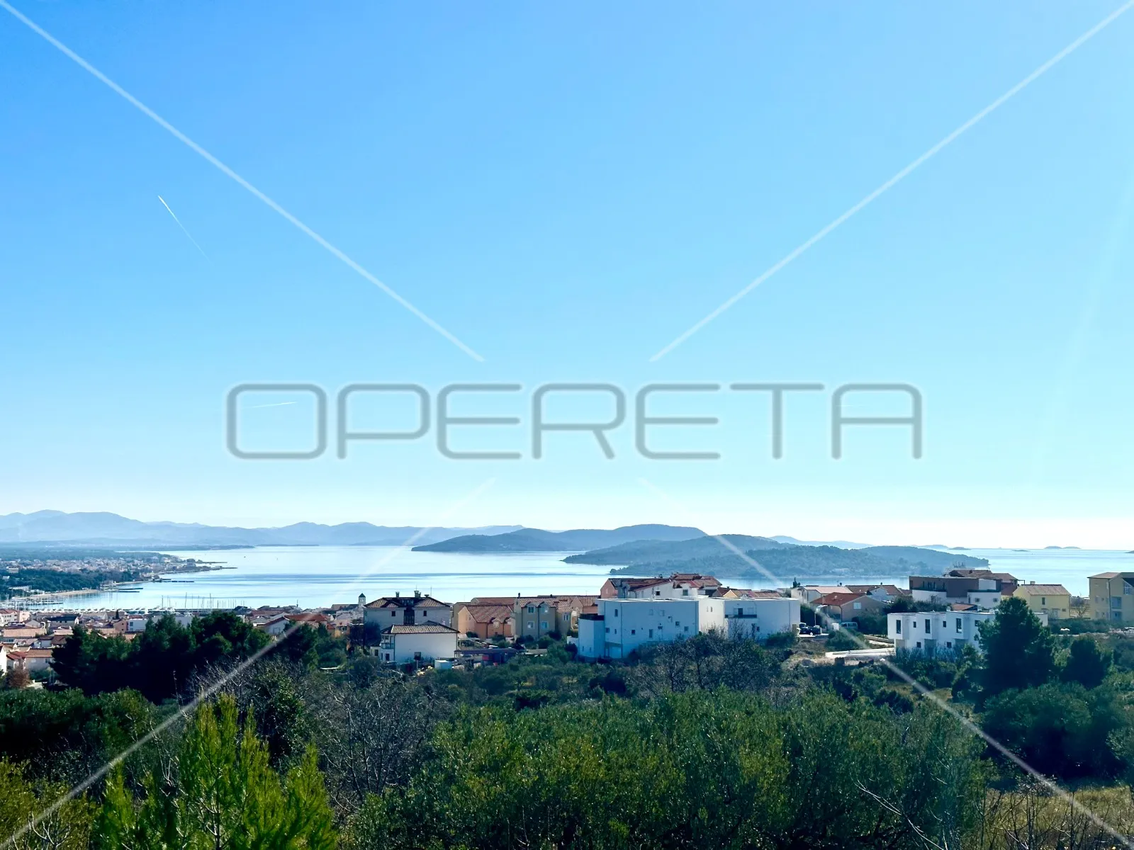 Građevinsko zemljište s panoramskim pogledom u Vodicama, 818 m2 - Vodice