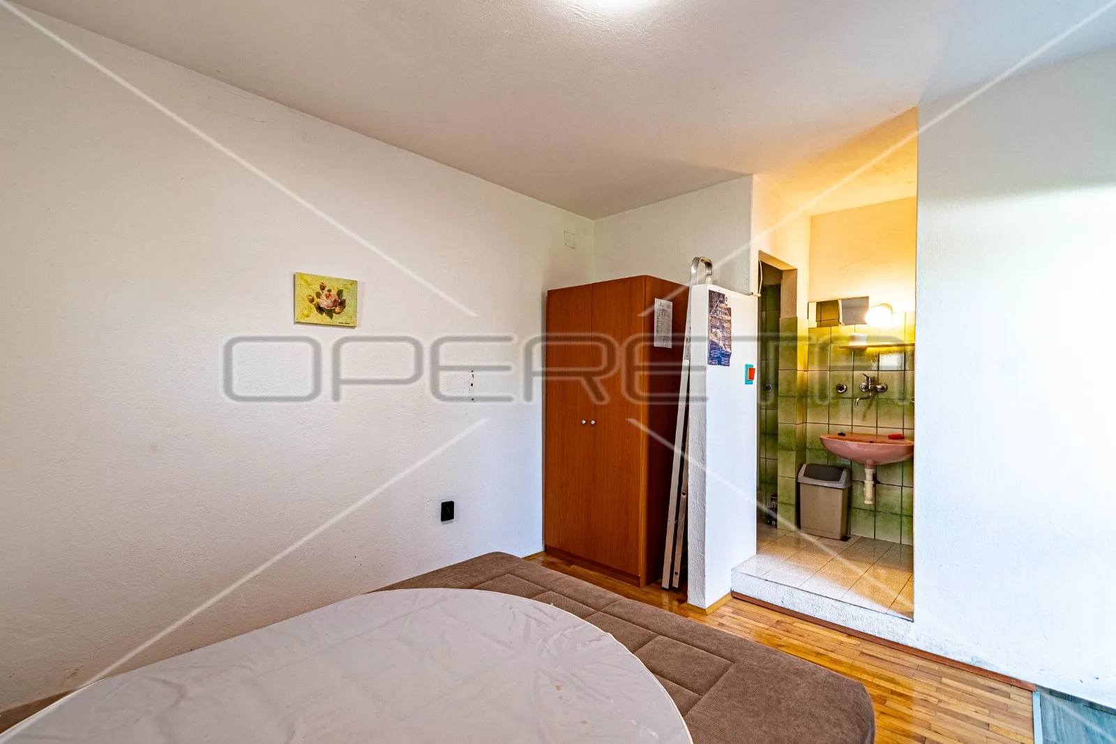 kuća sa 7 apartmana, 250 m do mora, lumbarda - slika 12