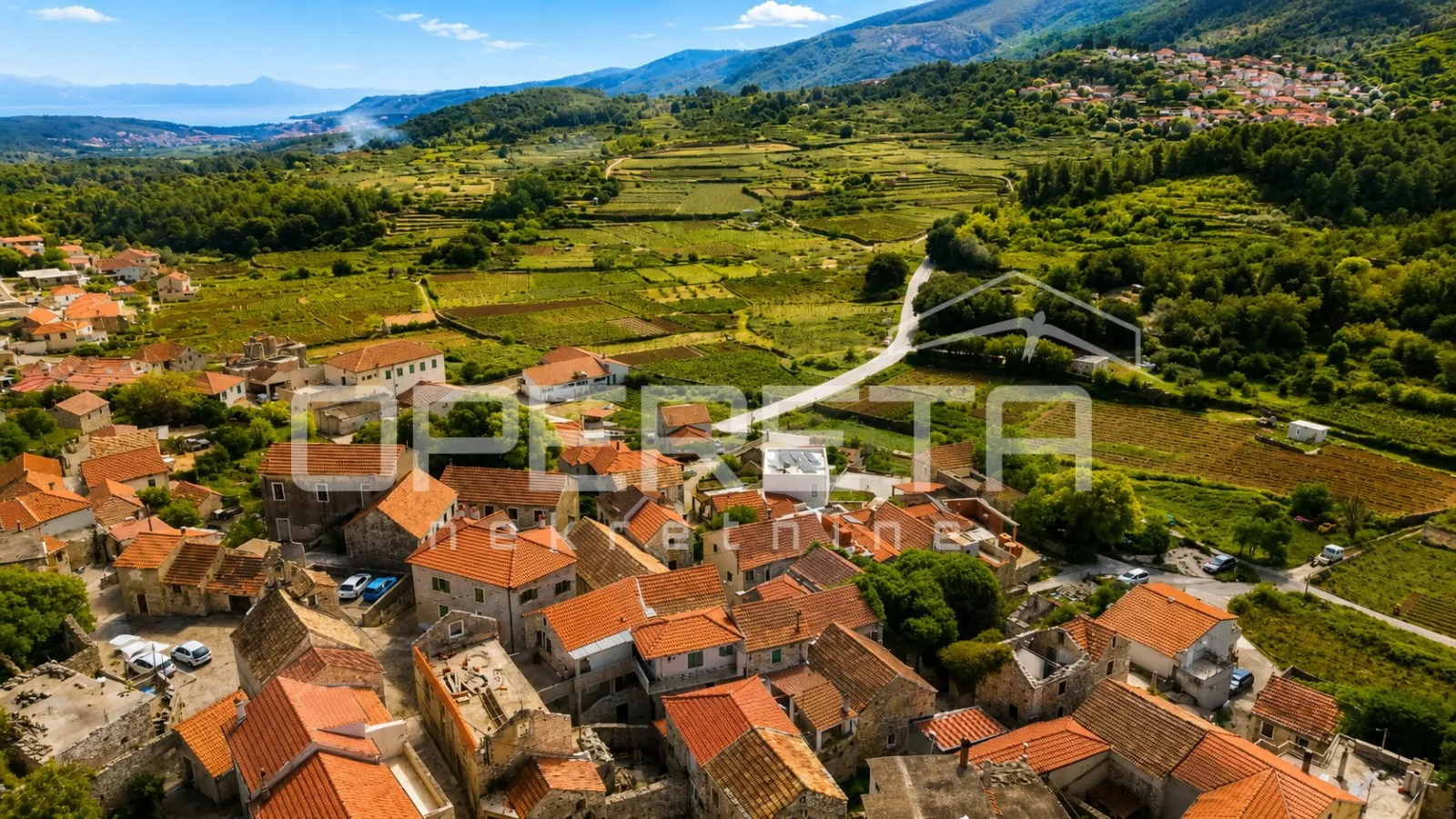 povoljna prilika na hvaru – kamena kuća za renovaciju - slika 2