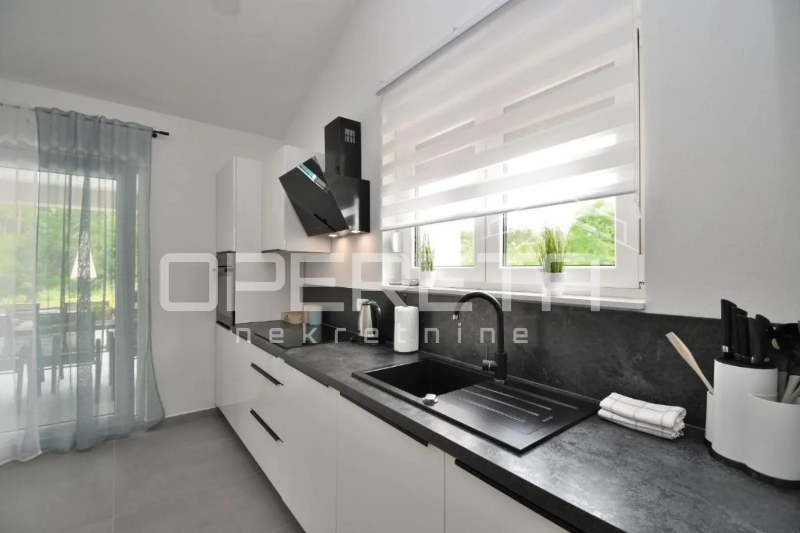 istra, labin, nova prizemnica 130 m2, 3ss, mirna lokacija - slika 12
