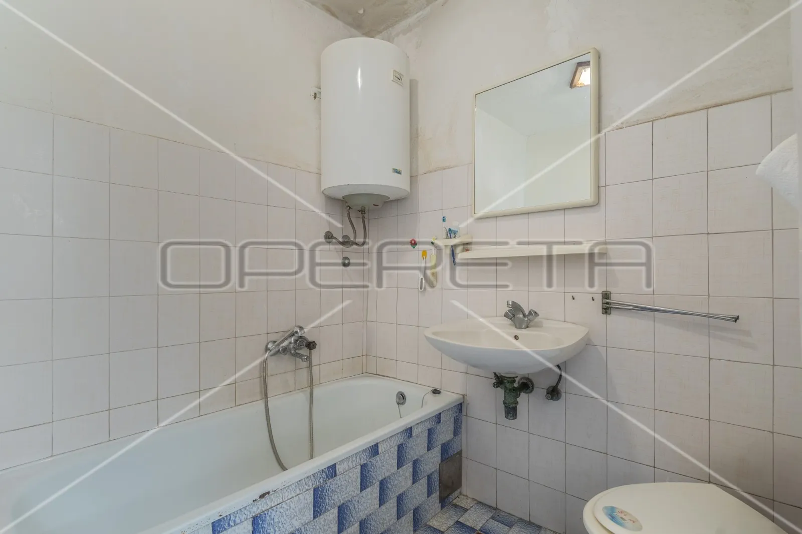dvosoban stan od 69 m2 u samom centru pule - slika 2