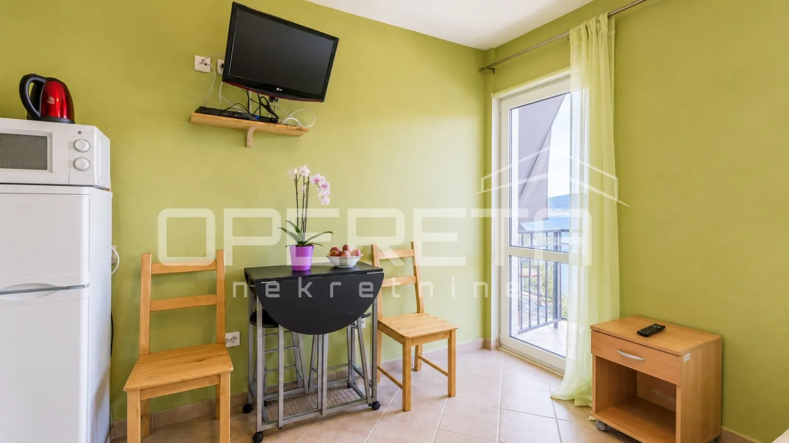 korčula, dva apartmana s pogledom i velikom terasom - slika 10