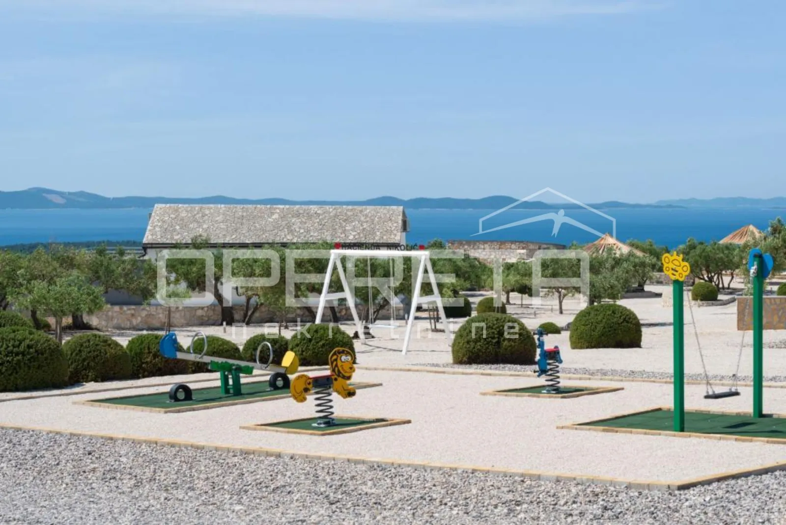 brač, milna - raznovrsno imanje s bazenom i sportskim sadržajima - slika 4