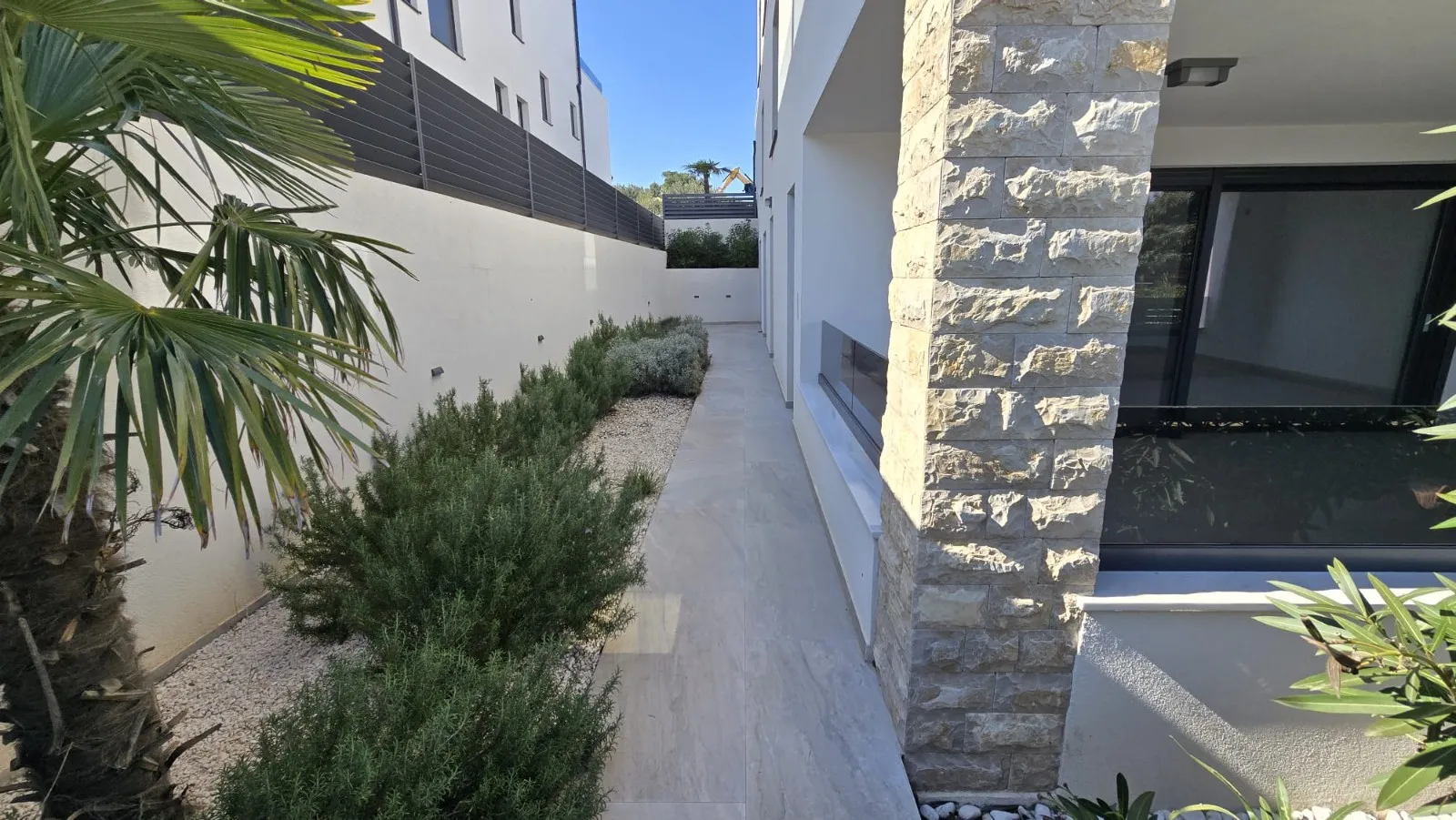 vrhunska novogradnja u murteru blizu mora i centra, 109 m2 - slika 25