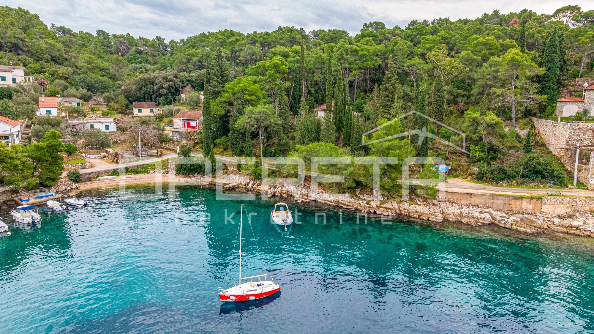 građevinsko zemljište u 1. redu do mora, šolta, rogač - slika 2