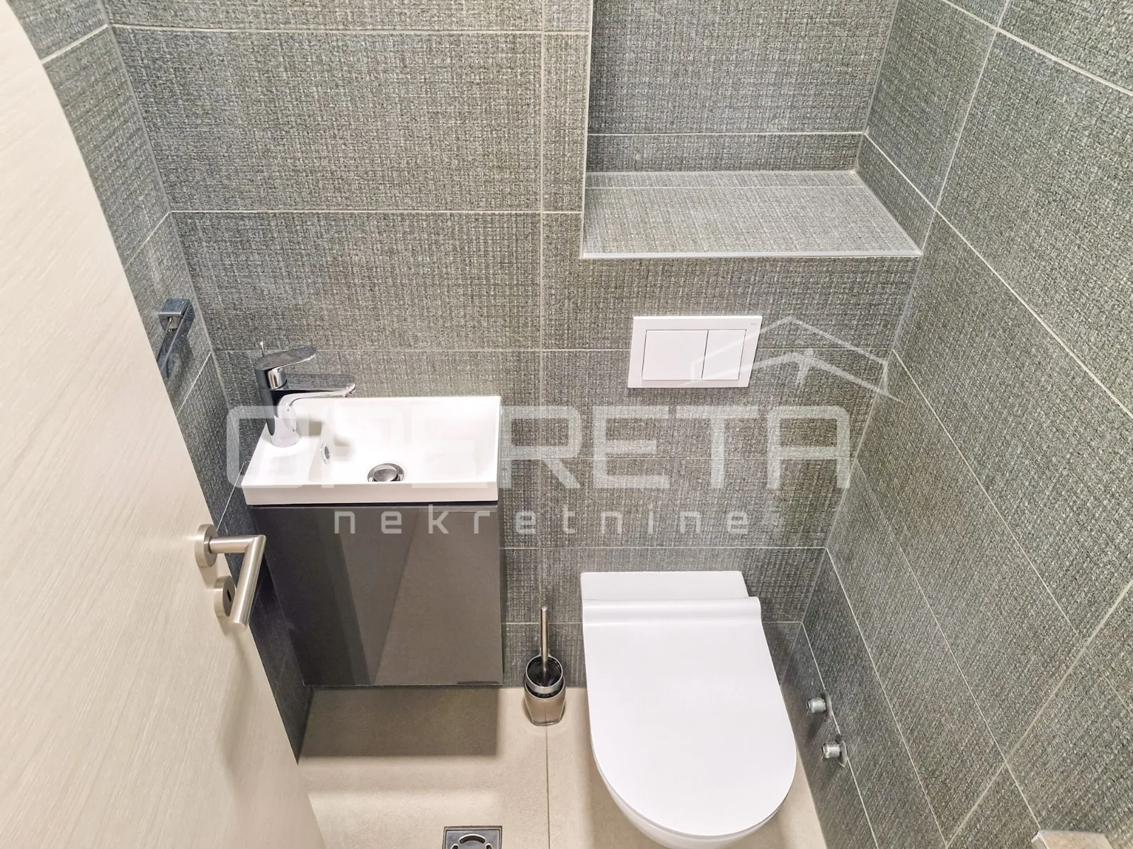 žrnovska banja, korčula, stan 125 m2, pogled na more, garaža - slika 21