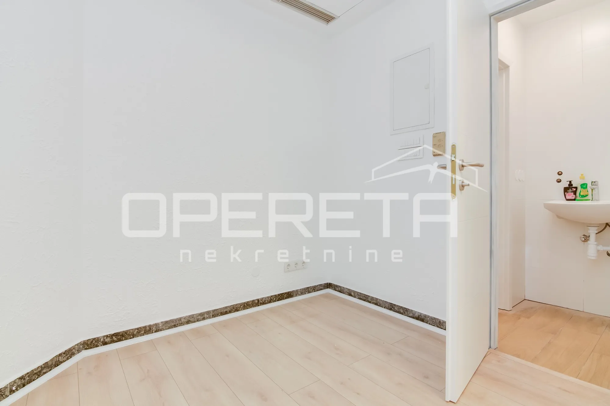 najam, poslovna zgrada, centar, jurišićeva, 50m2 - slika 6