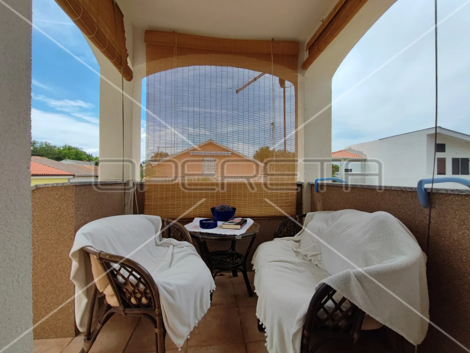 kuća sa dva stana i vrtom, blizina mora, sabunike-nin, zadar - slika 19