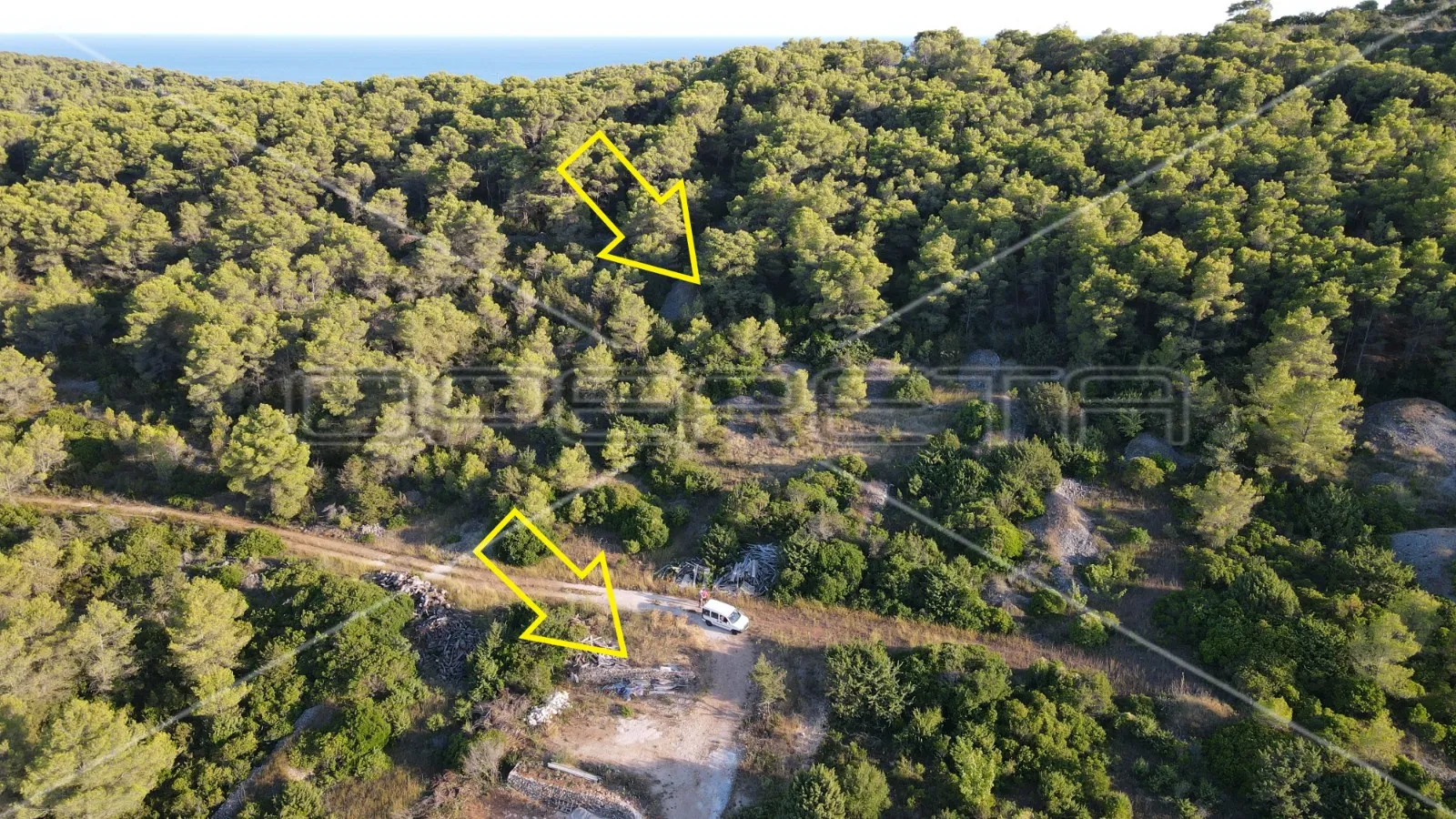 zemljište 4.105 m2, pravilan oblik i otovoren pogled na more, otok vis - slika 6