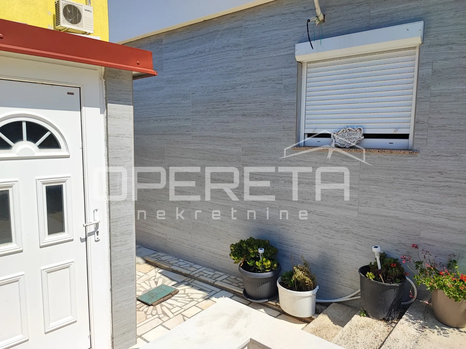 apartmanska kuća s četiri stambene jedinice, 190 m², vir - slika 6