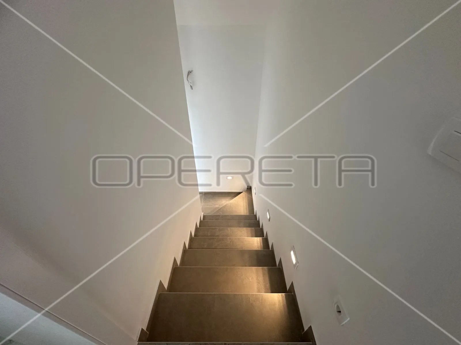 stan na dvije etaže, 50 m od mora u tisnom, 88,51 m2 - slika 5