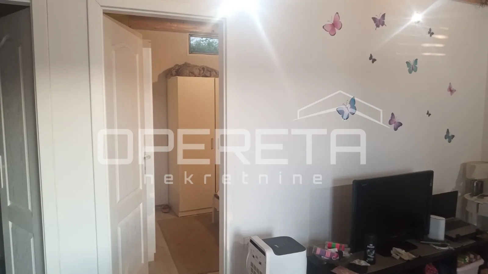 šarmantna garsonjera s terasom na korčuli - slika 13