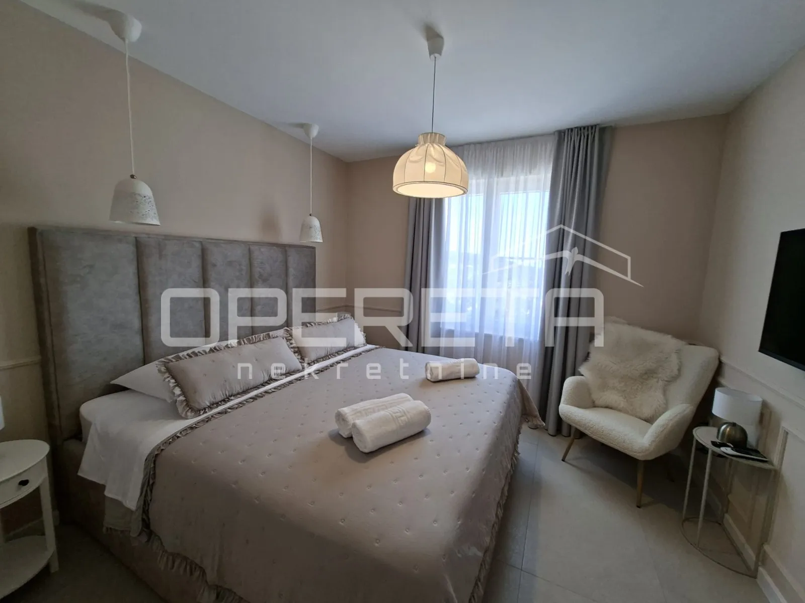 luksuzna vila s bazenom, pogledom na more i privatnim vrtom - slika 16
