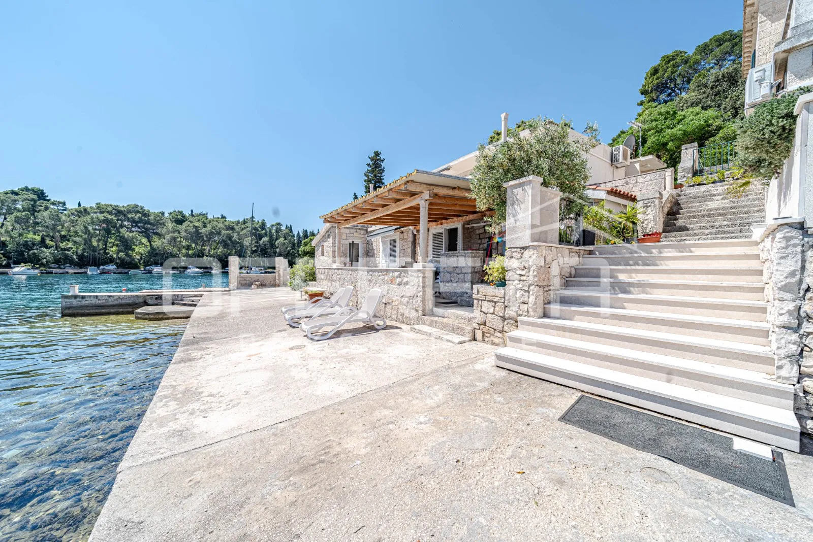 dvije jedinice prvi red do mora, terasa i vrt, korčula - slika 38