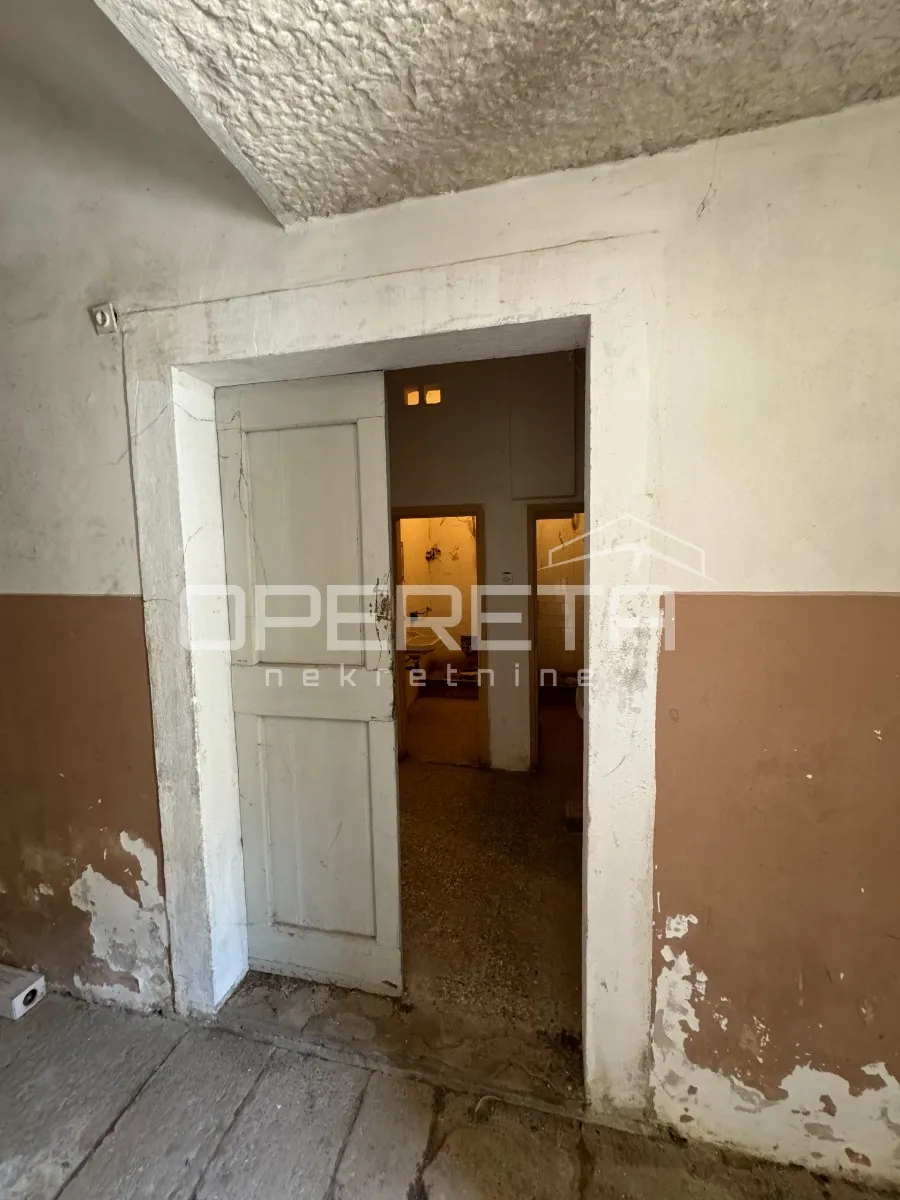 poslovni prostor 141,50m za adaptaciju – strogi centar grada - slika 8