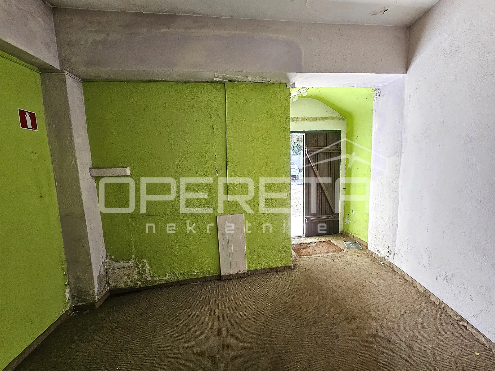 ulični poslovni prostori uz glavnu cestu, kaštel gomilica - slika 21