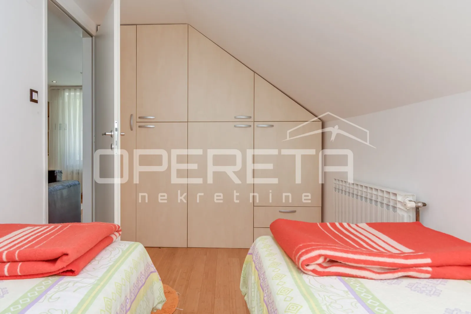 prodaja, kuća za odmor od 103 m2 + autohtona hrastova kuća na parceli od 694 m2 - slika 8