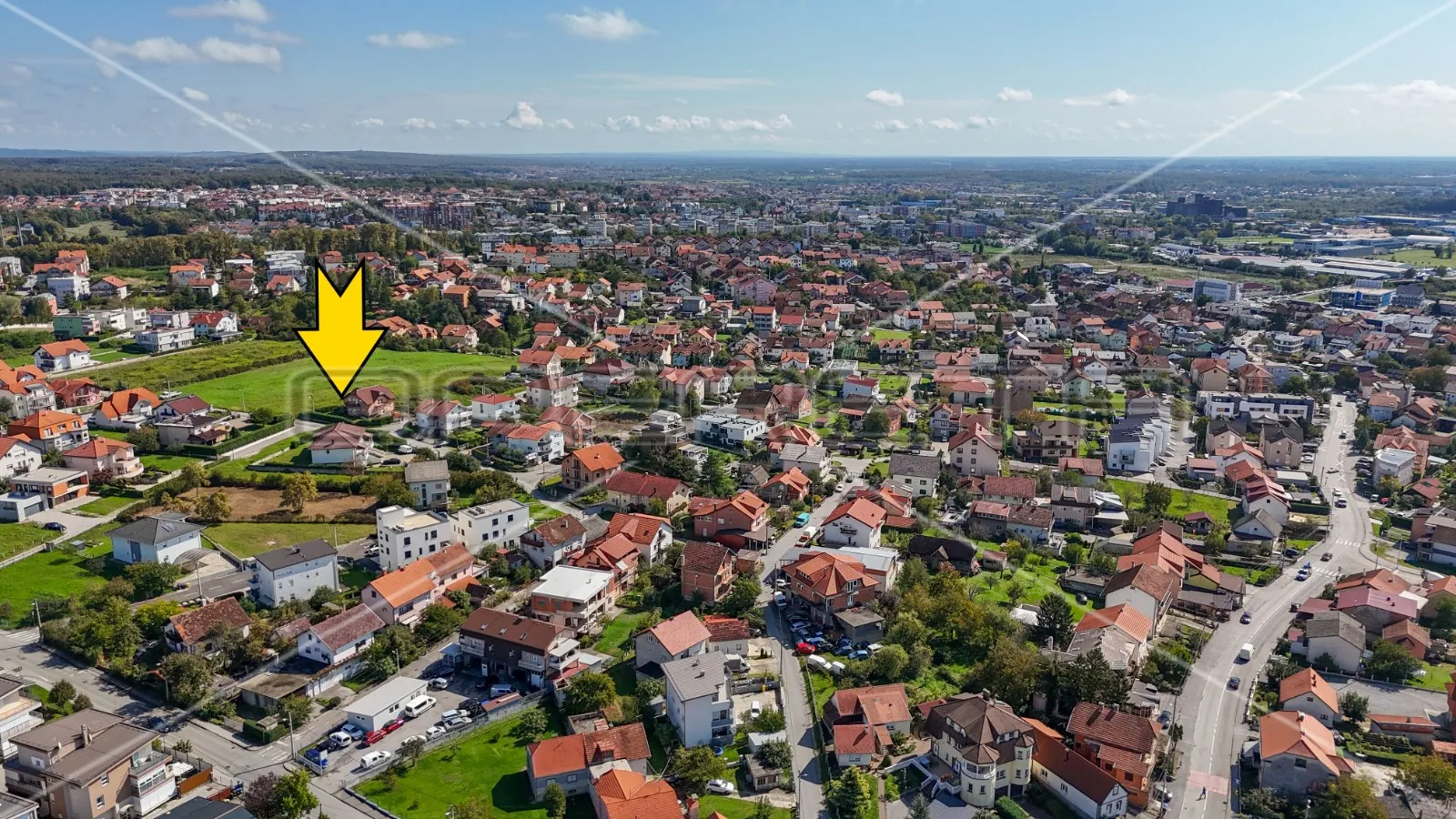 kvalitetna kuća s 4 stana i 2 garaže na velikoj parceli, sesvete - slika 25