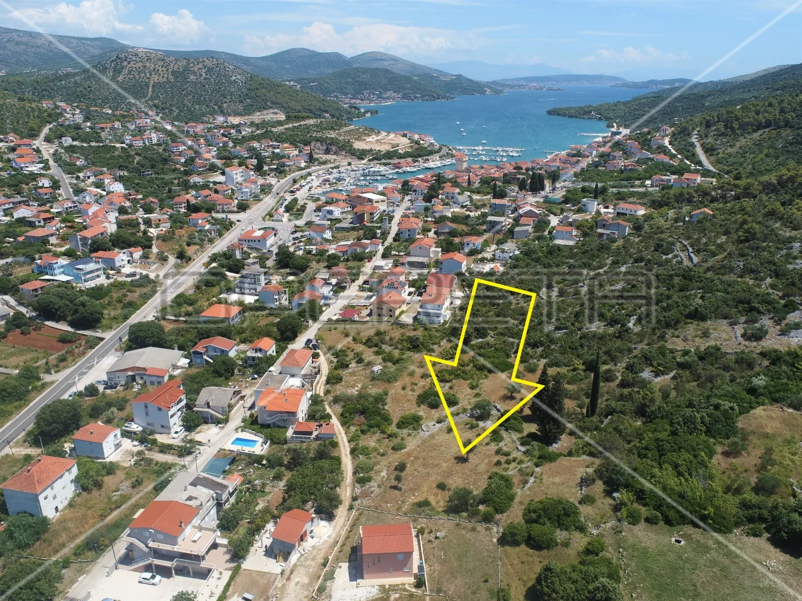 građevinsko zemljište 500 m do mora, marina, trogir - slika 2