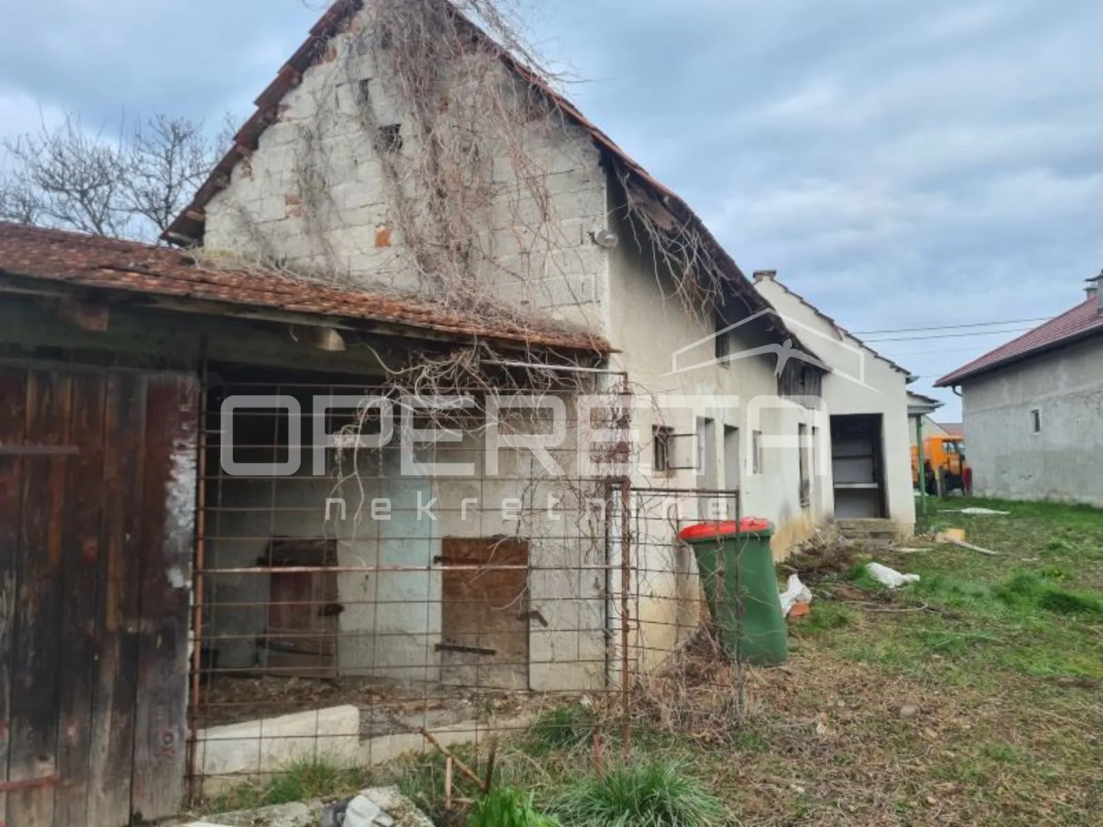 kuća s okućnicom i dodatnim objektom u mirnom donjem kućanu - slika 5