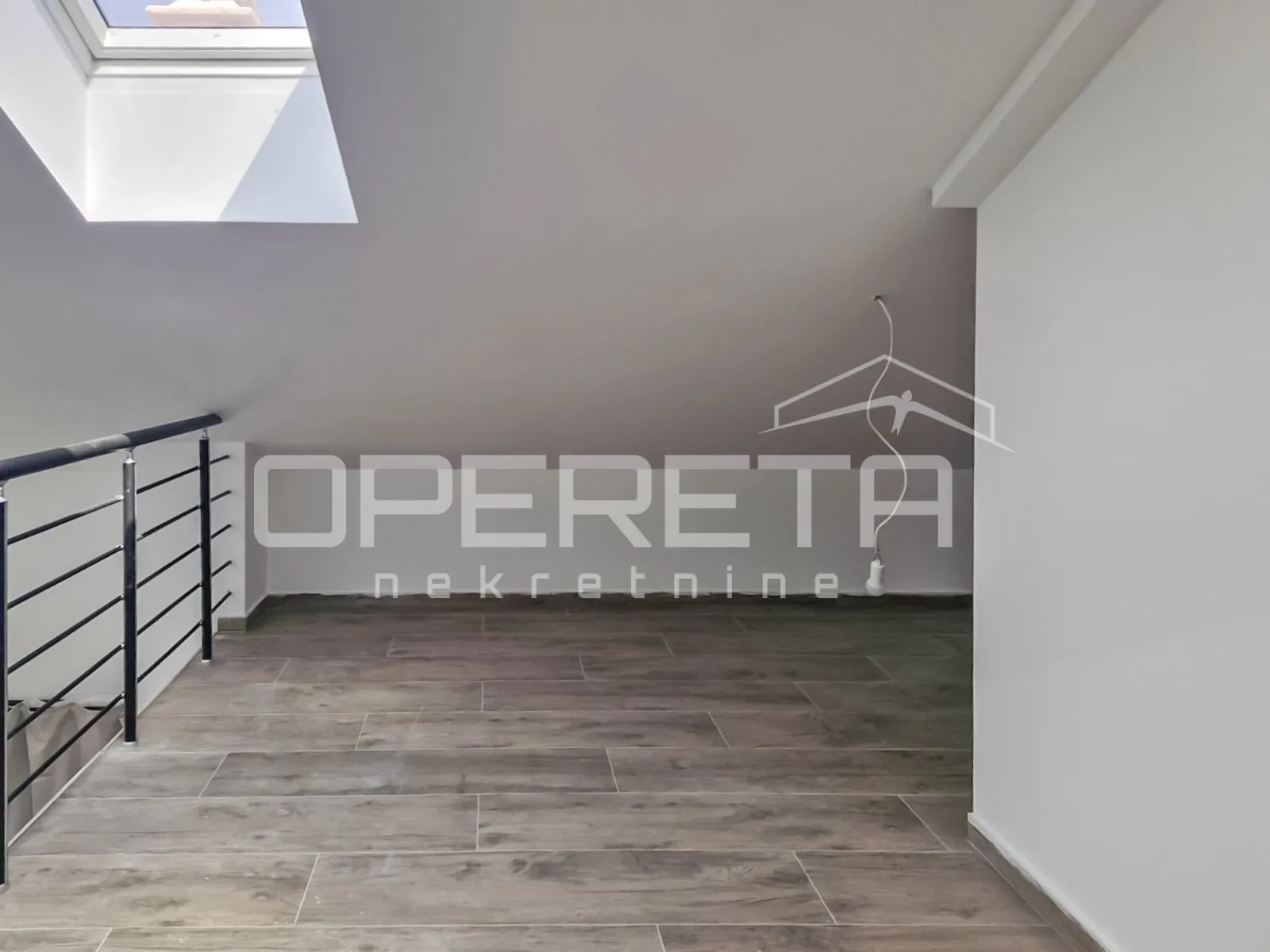 moderan stan s galerijom, vrtom i parkingom, korčula - slika 16