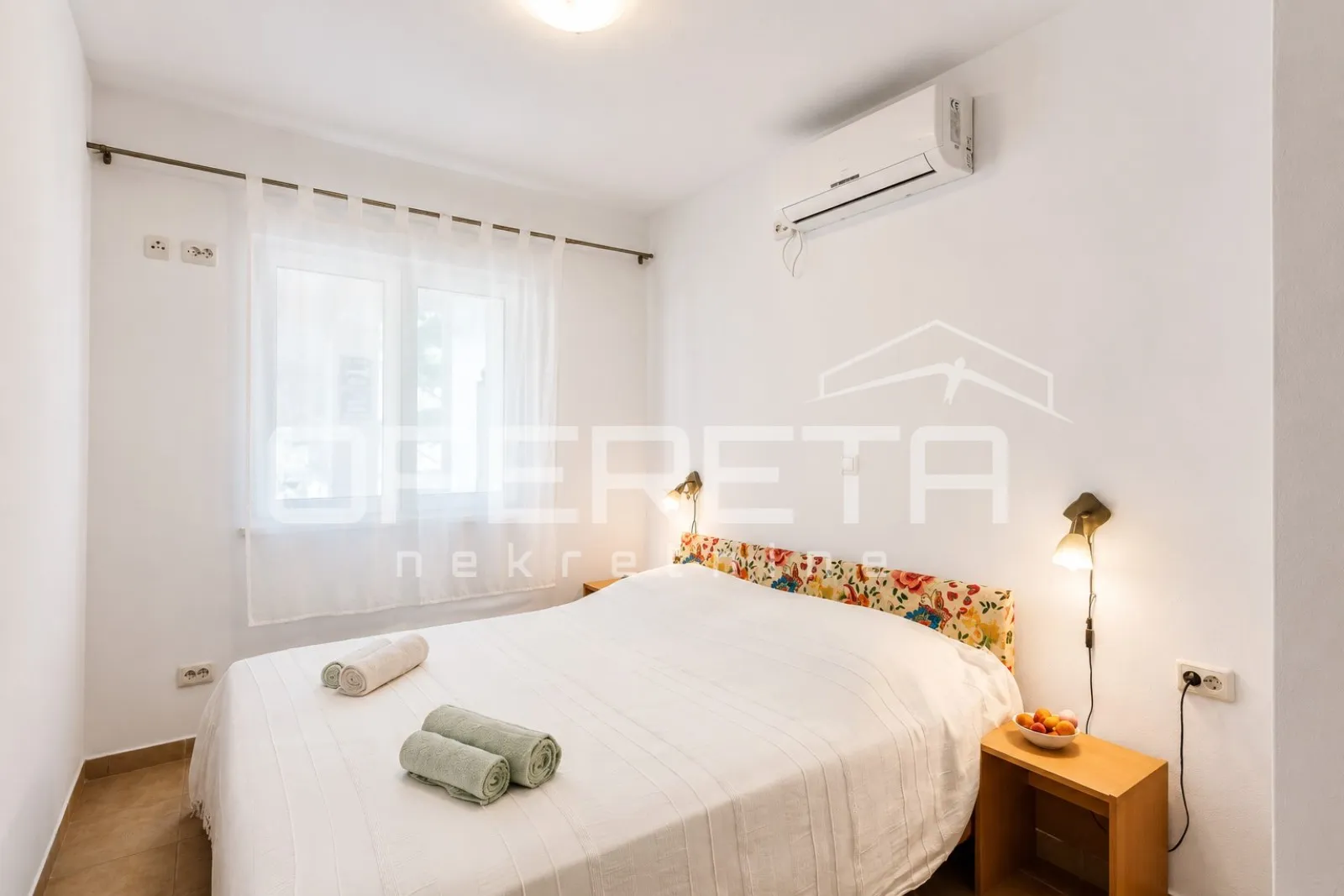 korčula, dva apartmana s pogledom i velikom terasom - slika 15