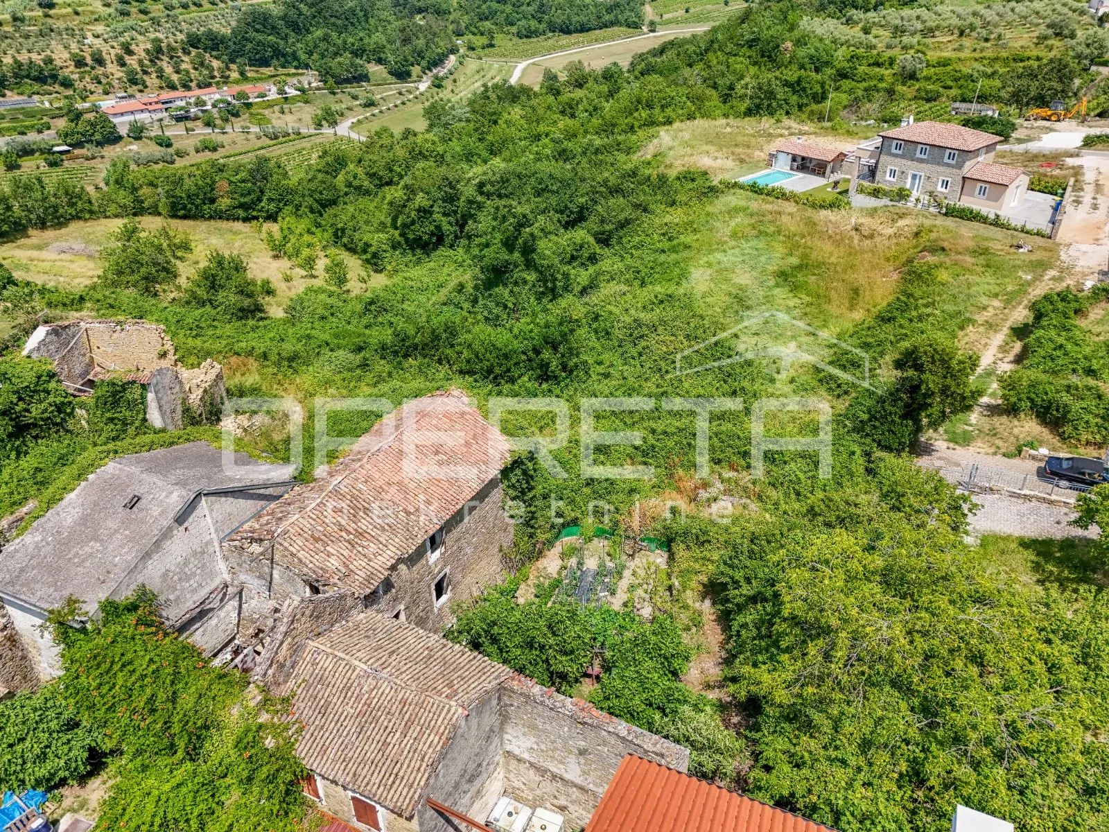 istra, momjan-kuće za renovaciju s okućnicom - slika 2