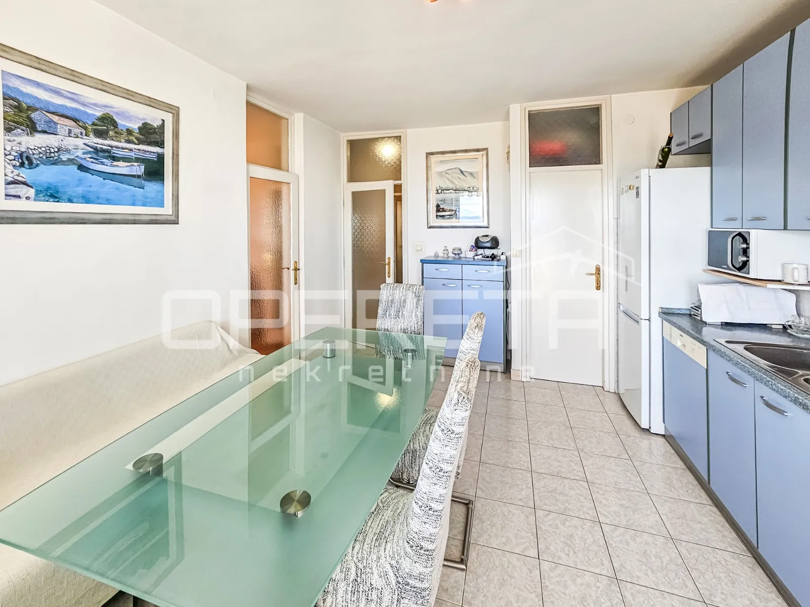 split, firule, trosoban stan blizu plaže i centra grada - slika 13