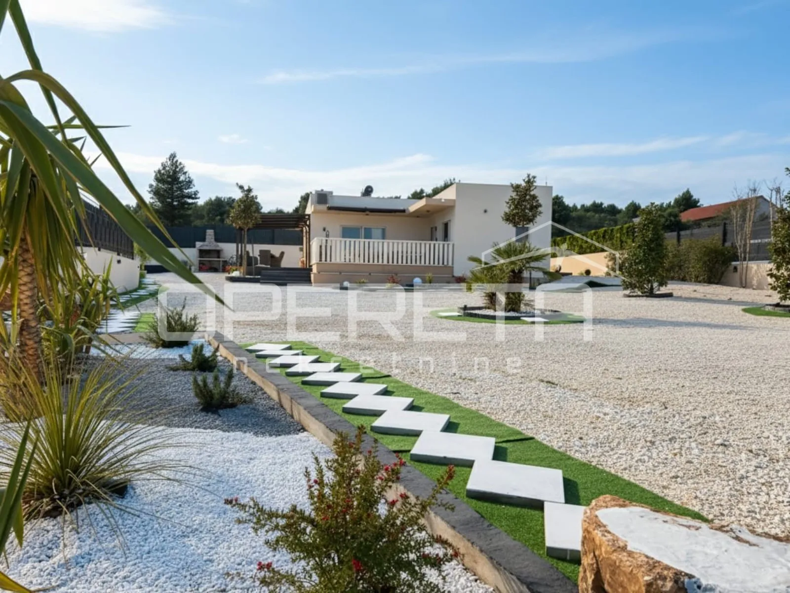 luksuzna kuća s velikom okućnicom, šibenik- bilice - slika 2