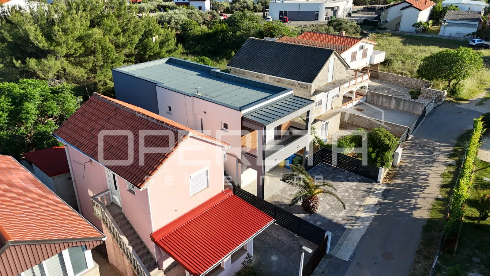 vir – samostojeća kuća s četiri moderno uređena apartmana, 170 m² - slika 3