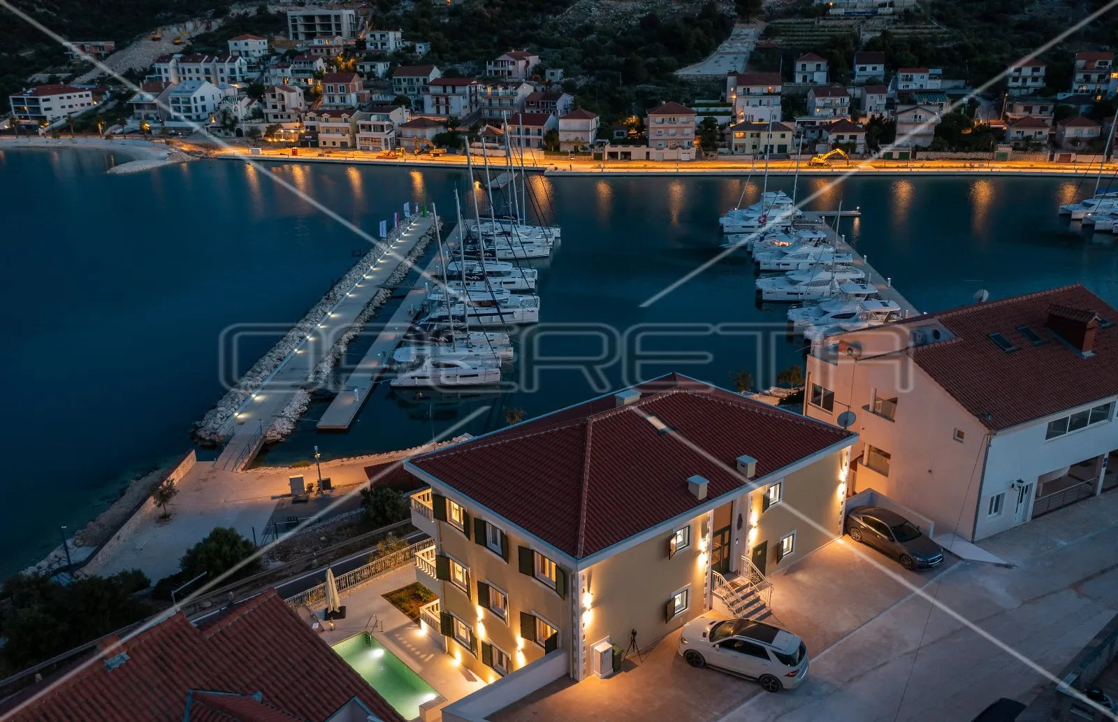 dizajnerska vila 1. red do mora, 407 m2, marina kraj trogira - slika 4