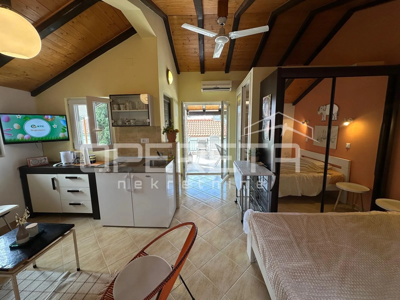 kuća na jadriji s dva apartmana, 40 m od plaže! - slika 3