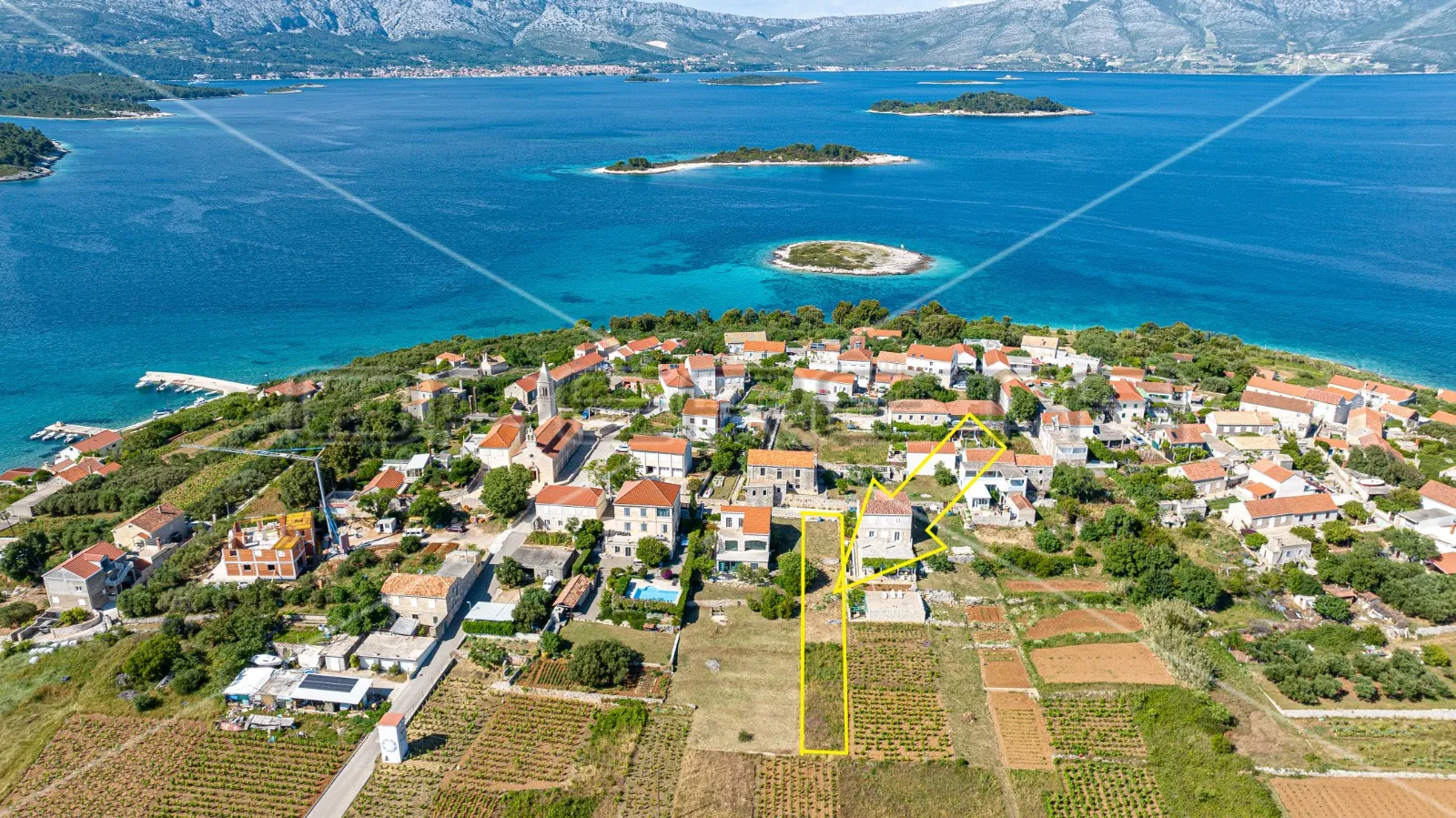 Građevinsko i poljoprivredno zemljište na Lumbardi, 551 m2 - Lumbarda