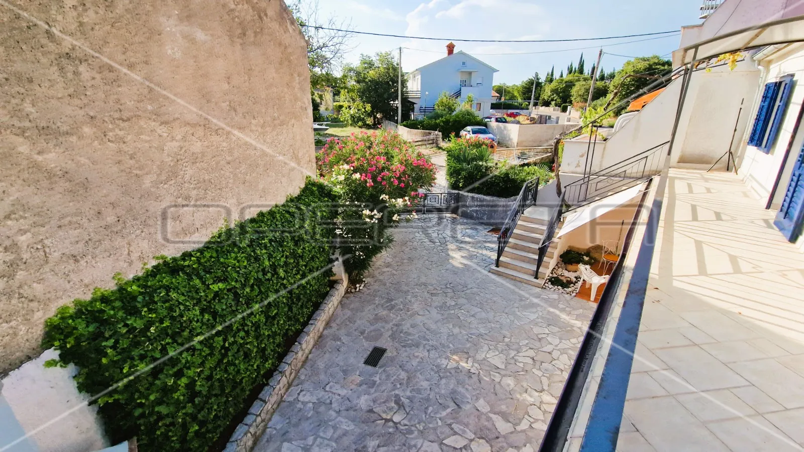 kamena kuća, 2 stambene jedinice, garaža, terasa, dvorište,127 m2, krk - slika 16