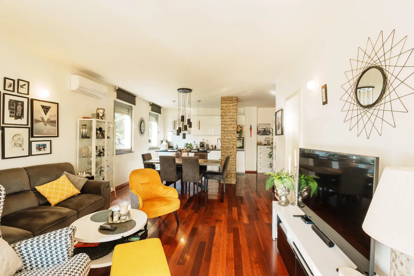 žnjan, moderno uređen trosoban stan 101 m², 2 terase - slika 2