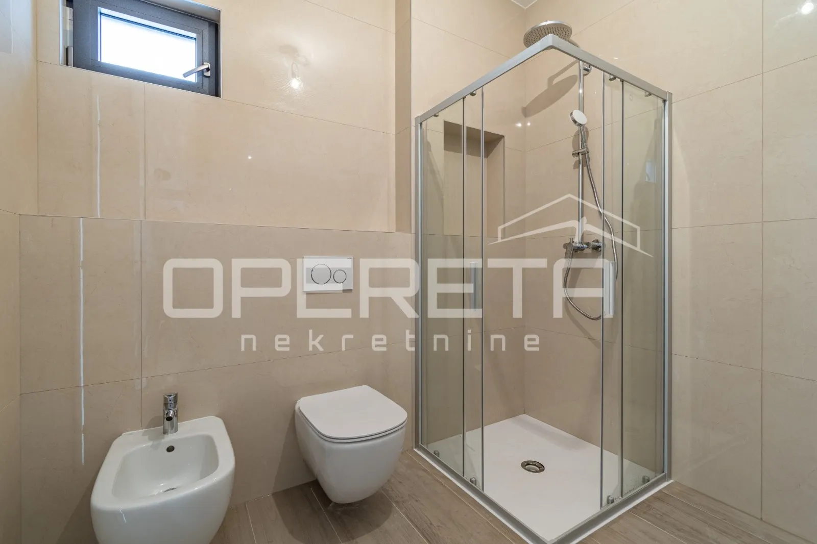 istra, umag okolica-stan na prvom katu s vrtom - slika 9