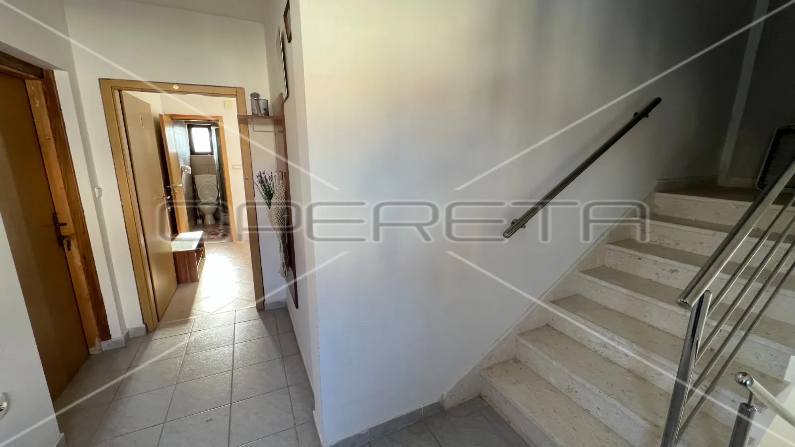 apartmanski objekt na otoku čiovu, uvala mavarčica , 150 metara od mora - slika 10
