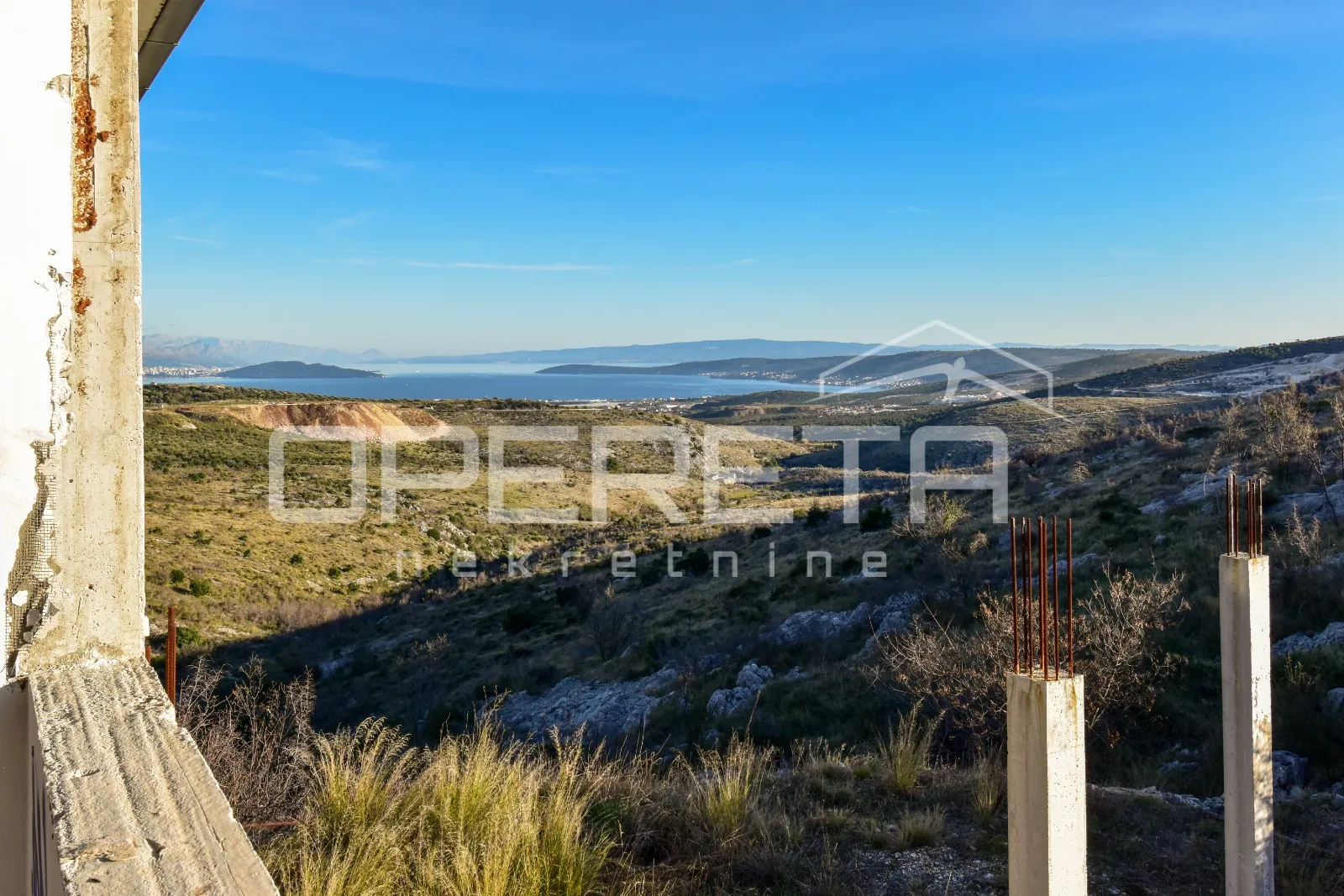 trogir, plano, građevinsko zemljište sa pogledom na zaljev - slika 24