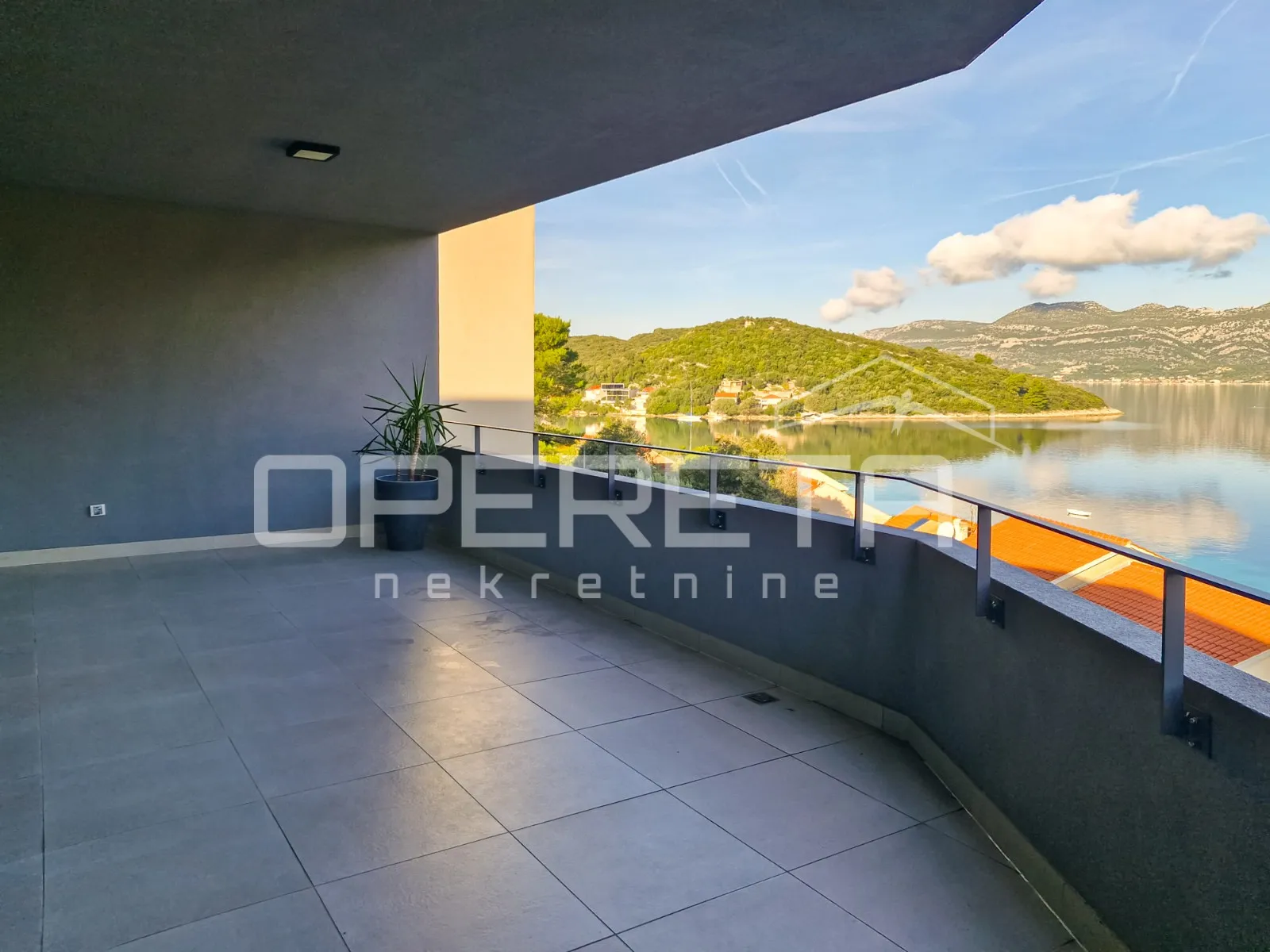 žrnovska banja, korčula, stan 125 m2, pogled na more, garaža - slika 24