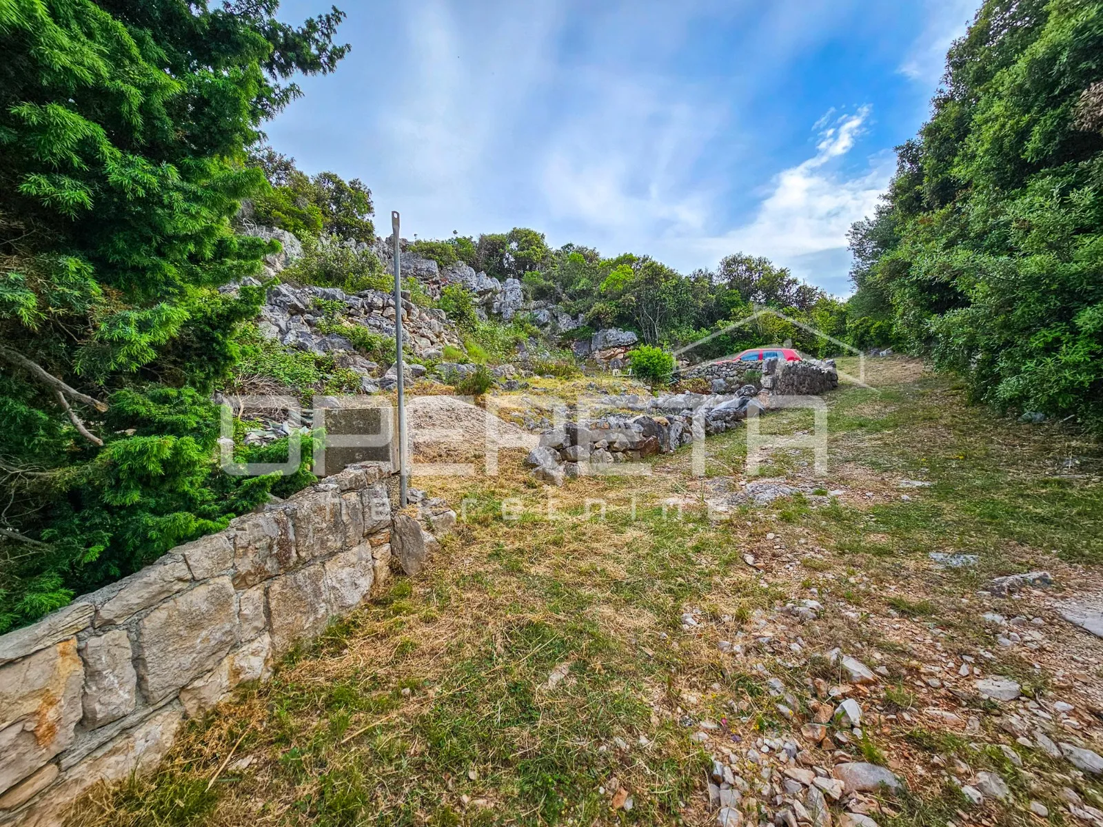 građevinsko zemljište s objektom u prvom redu do mora, zastražišće, hvar - slika 6